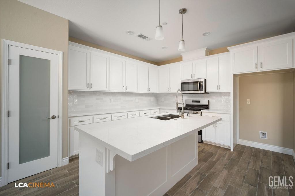 Undisclosed Address Bakersfield, CA 93304 - Photo 2 of 17