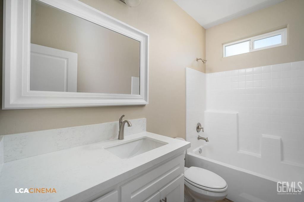 Undisclosed Address Bakersfield, CA 93304 - Photo 5 of 17