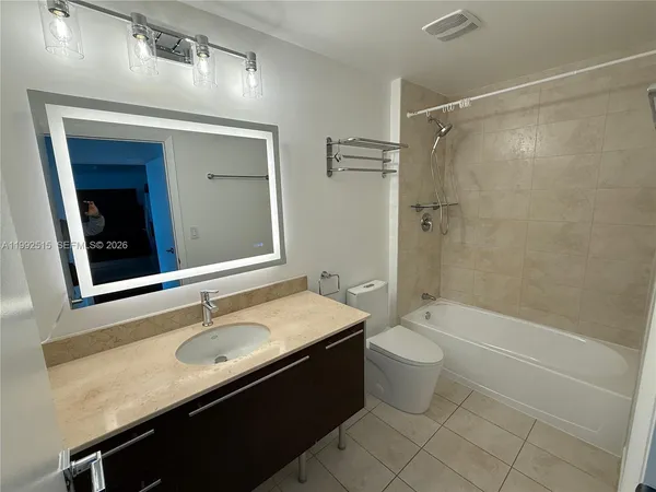 $3,000 | 1900 North Bayshore Drive, Unit 3507, Miami, FL 33132