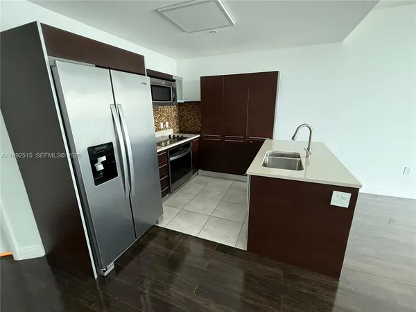 $3,000 | 1900 North Bayshore Drive, Unit 3507, Miami, FL 33132