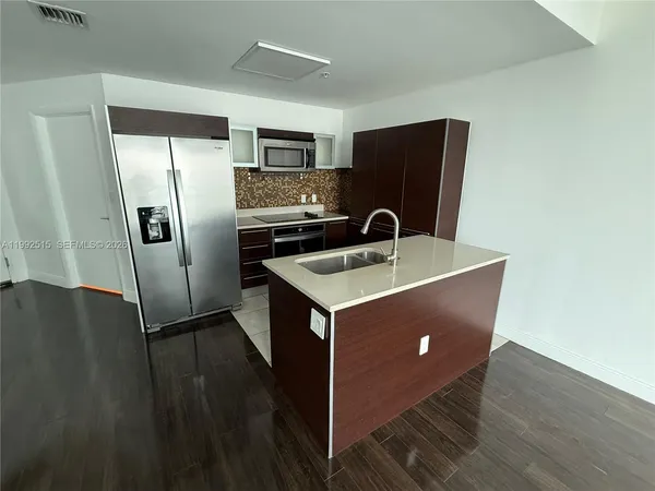 $3,000 | 1900 North Bayshore Drive, Unit 3507, Miami, FL 33132