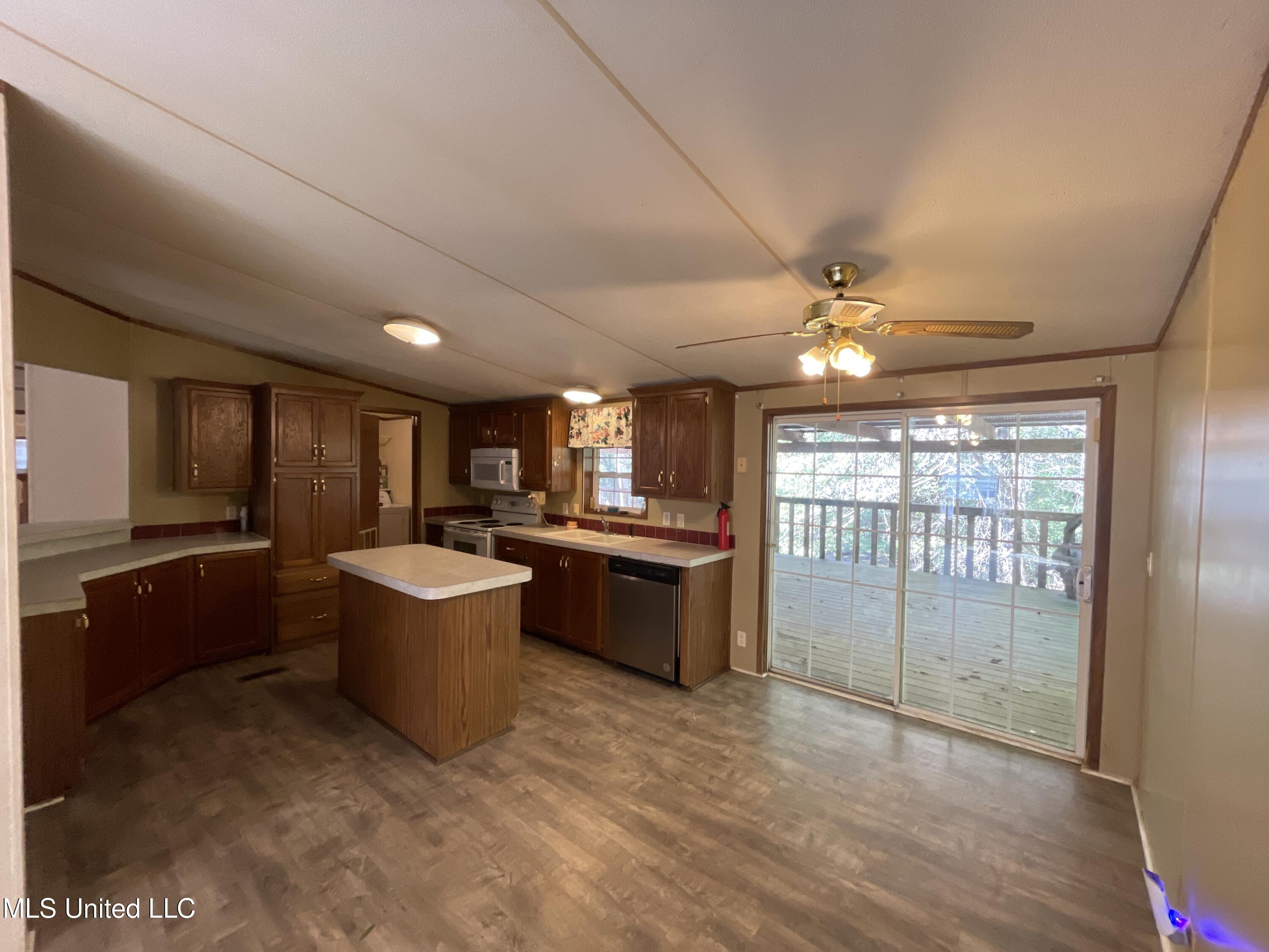 276 Poagville Road Coldwater, MS 38618 - Photo 7 of 22 image