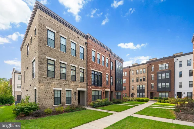 $1,499,000 | 7509 Sawyer Farm Way, Unit 2002, McLean, VA 22102