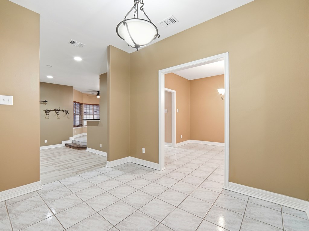 1701 Mount Laurel Trail Kerrville, TX 78028 - Photo 7 of 50