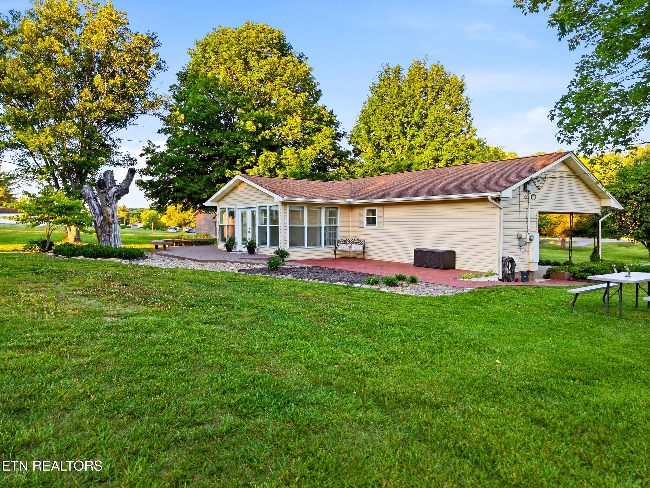 819 Rutledge Pike Blaine, TN 37709 - Photo 39 of 40 12_819_rutledge_pike_0032