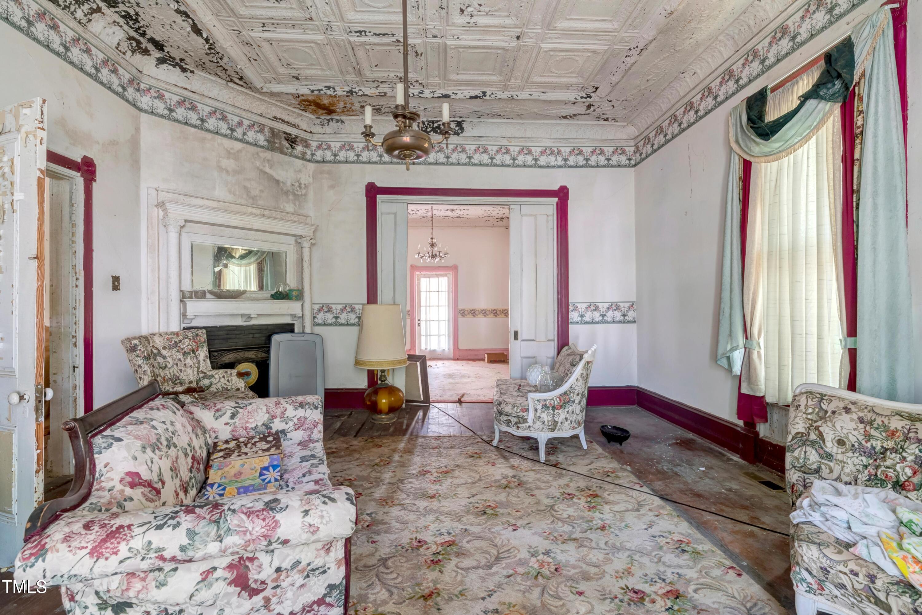 903 Nicholas Street Henderson, NC 27536 - Photo 4 of 22 IMG_7140