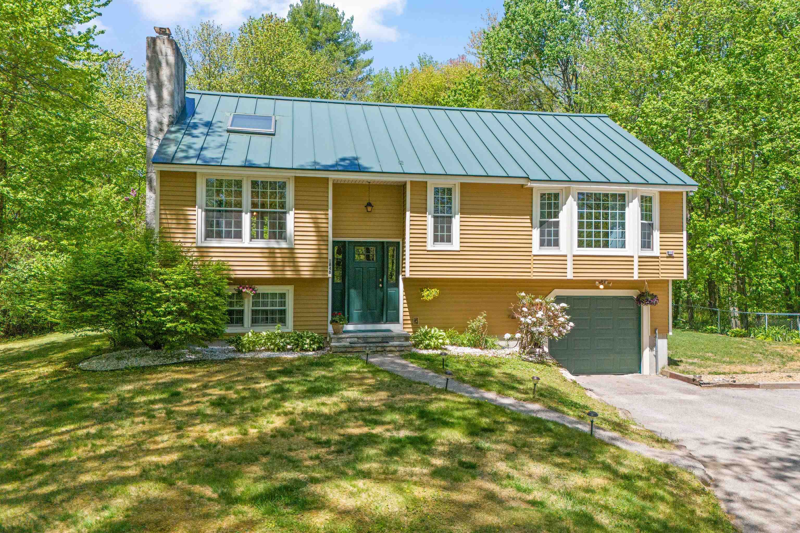 1848 Hooksett Road Hooksett, NH 03106 - Photo 2 of 48