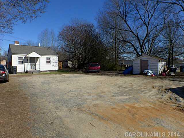 4304 Rozzelles Ferry Road Charlotte, NC 28216 - Photo 4 of 4