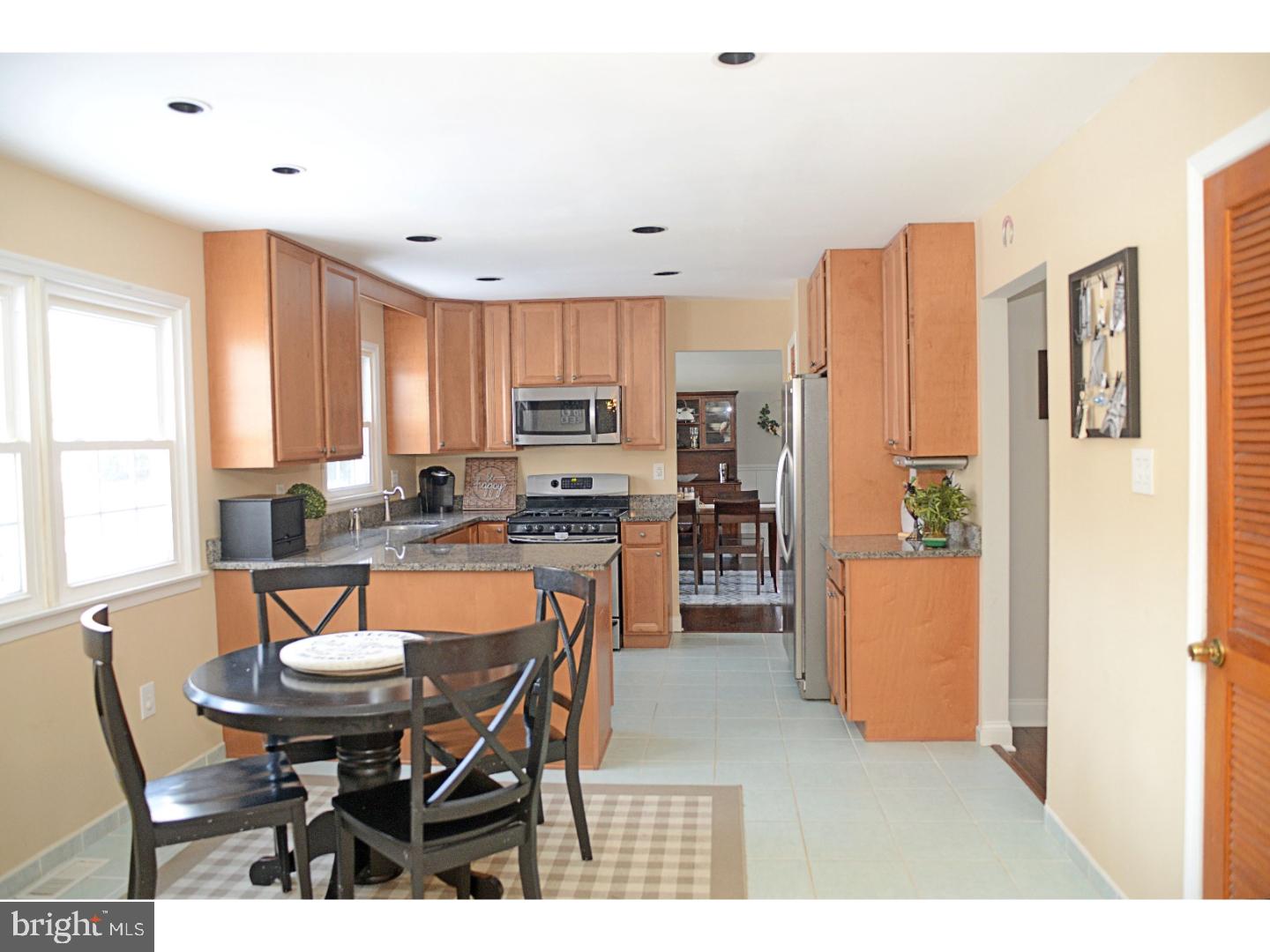 211 Wilson Road Blackwood, NJ 08012 - Photo 4 of 19