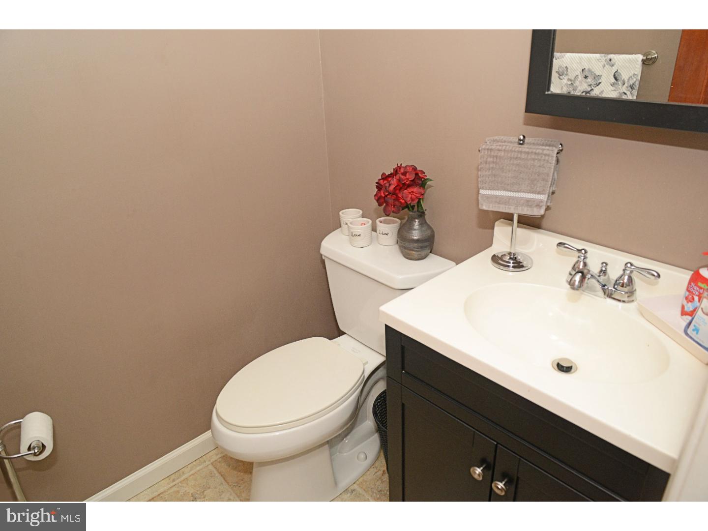 211 Wilson Road Blackwood, NJ 08012 - Photo 6 of 19