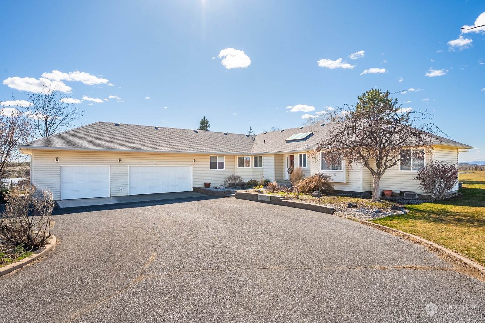 12501 Dodson Road Northwest Ephrata, WA 98823 - Photo 1 of 40 Gallery Image 1