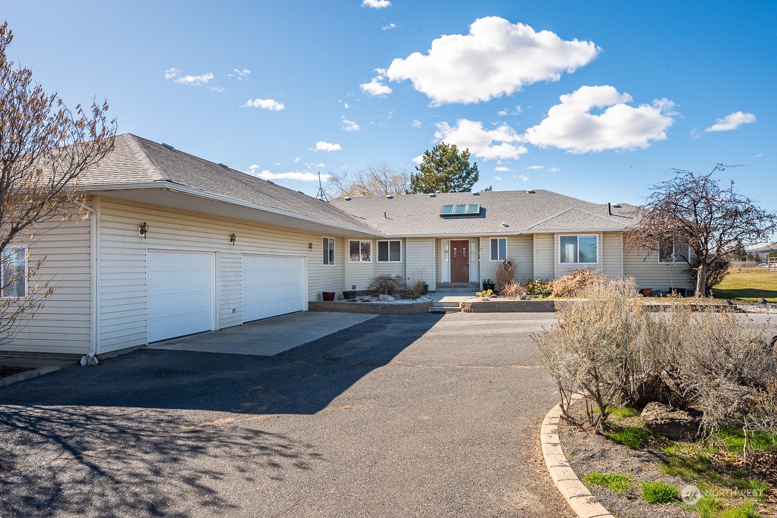 12501 Dodson Road Northwest Ephrata, WA 98823 - Photo 2 of 40 Gallery Image 2