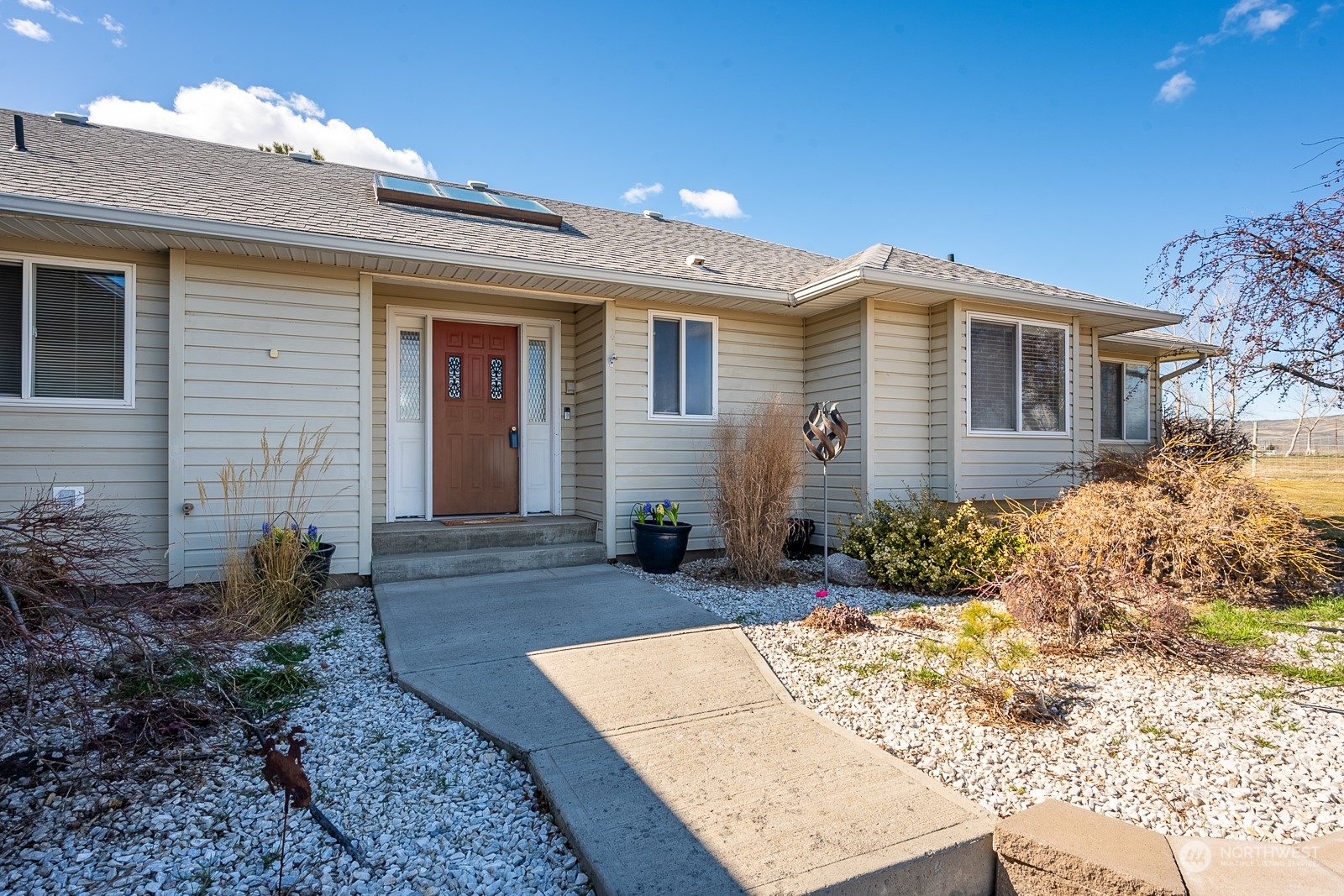 12501 Dodson Road Northwest Ephrata, WA 98823 - Photo 3 of 40 Gallery Image 3