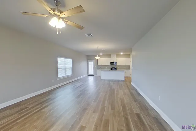 $2,045 | 18722 Citation Way, Zachary, LA 70791