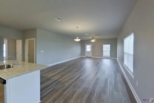 $2,045 | 18722 Citation Way, Zachary, LA 70791