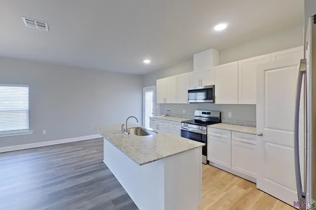 $2,045 | 18722 Citation Way, Zachary, LA 70791