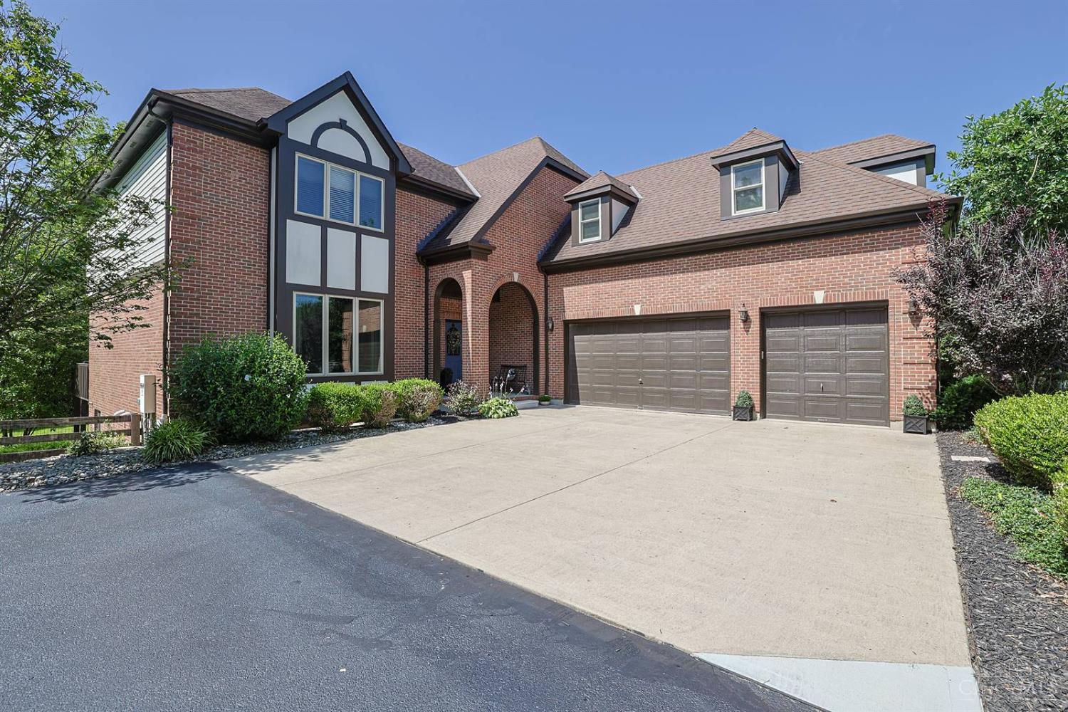 723 Nunner Road Maineville, OH 45039 - Photo 4 of 98 Lots of parking and easy turn-around area