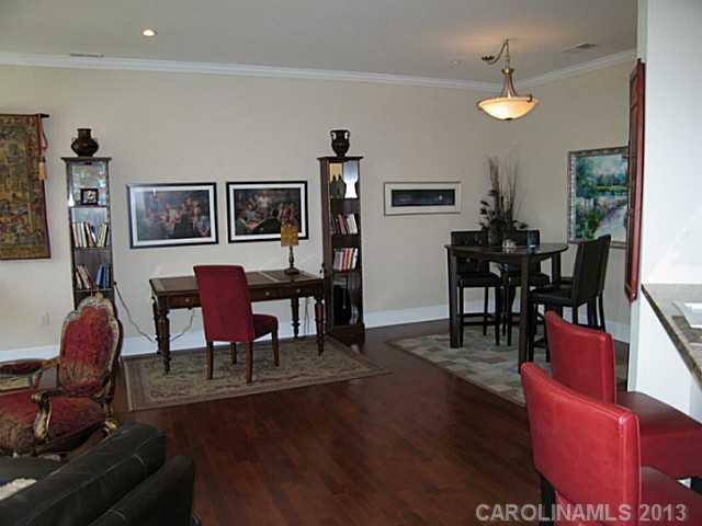 5425 Closeburn Road, Unit 202 Charlotte, NC 28210 - Photo 4 of 8