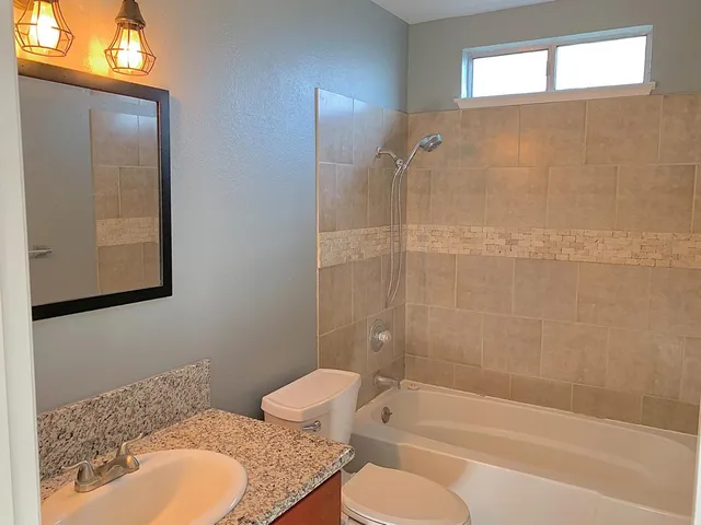 $3,100 | 7607 Harmony Oaks Way, Sacramento, CA 95828