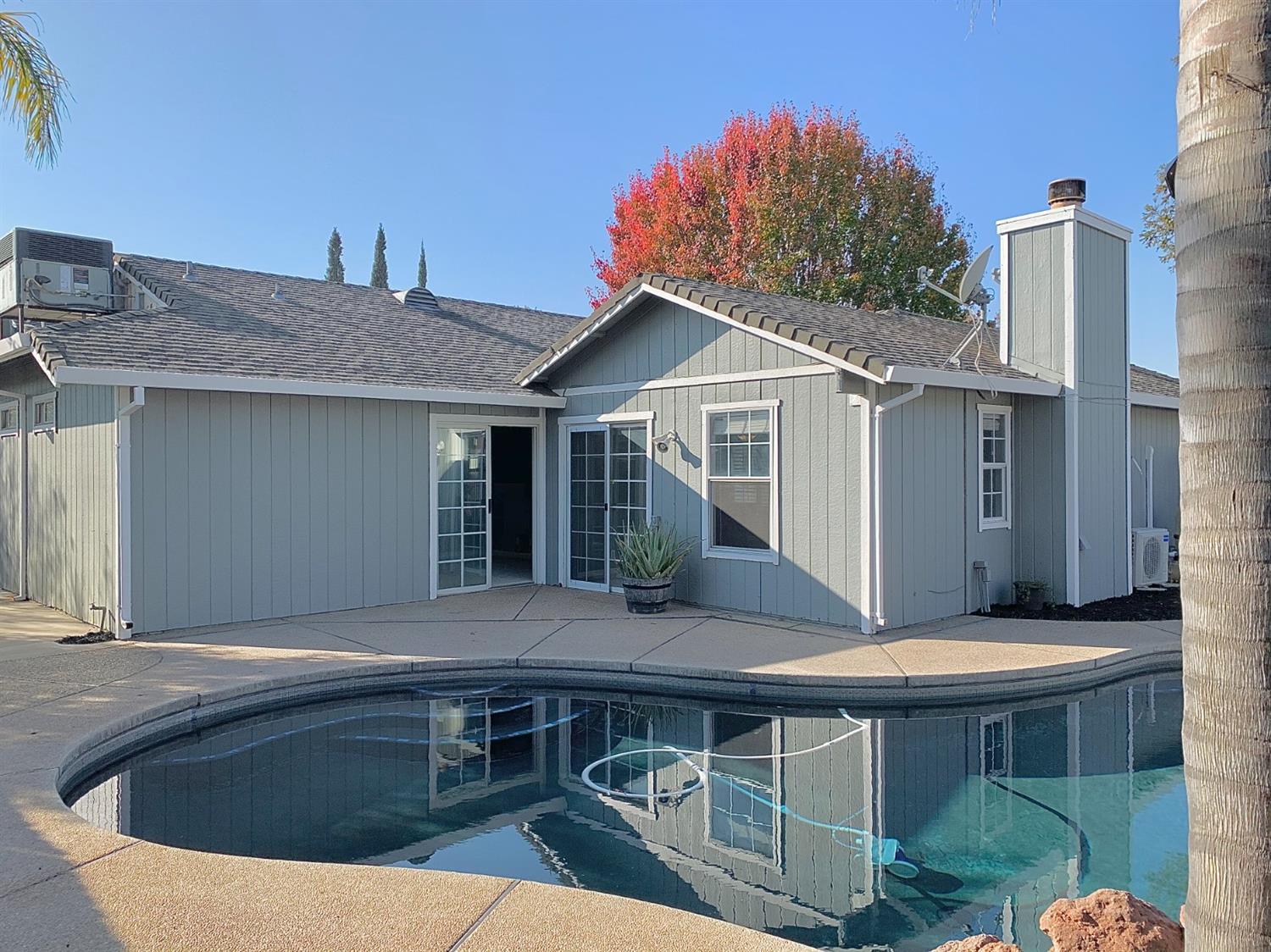 7607 Harmony Oaks Way Sacramento, CA 95828 - Photo 14 of 21