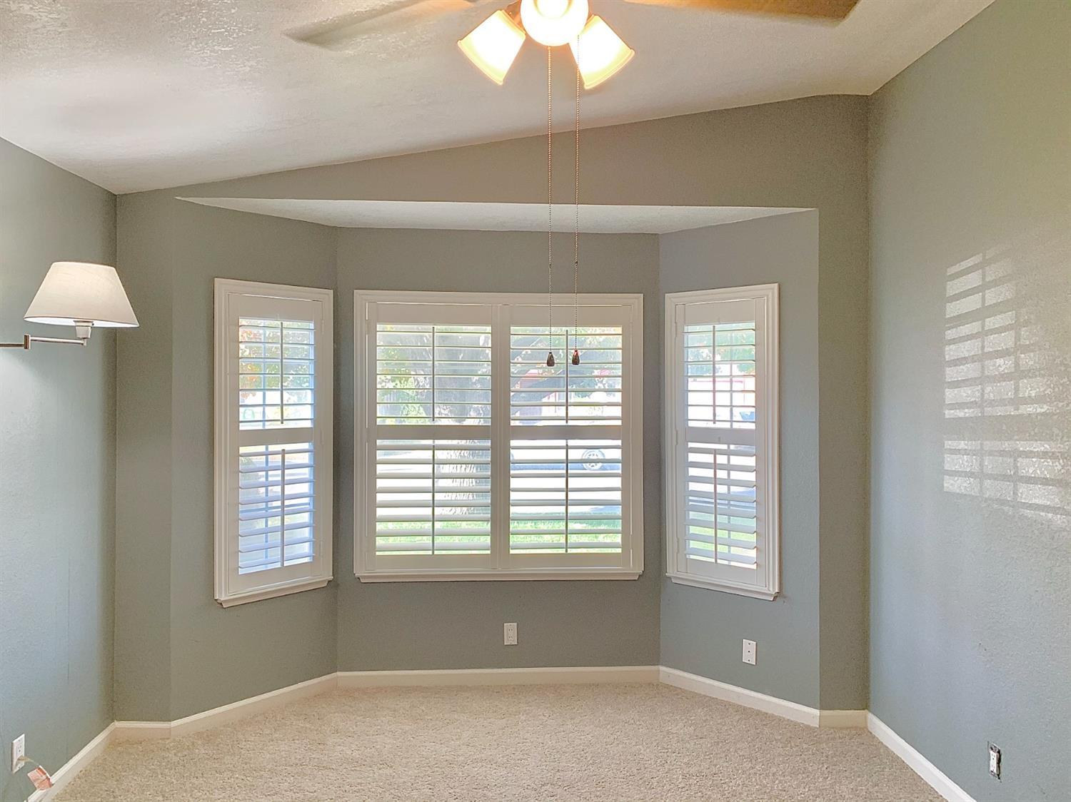 7607 Harmony Oaks Way Sacramento, CA 95828 - Photo 15 of 21