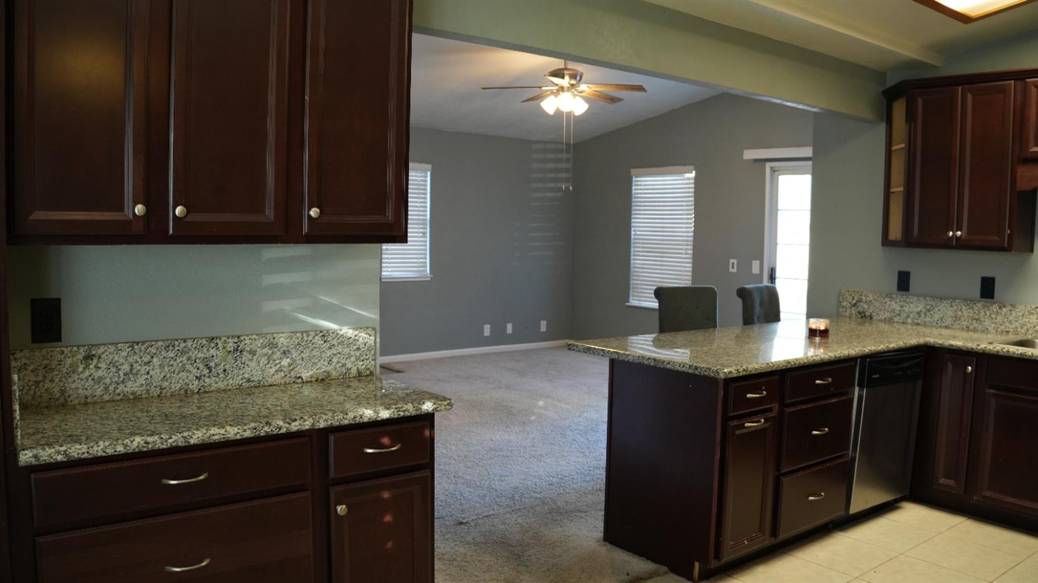 7607 Harmony Oaks Way Sacramento, CA 95828 - Photo 19 of 21