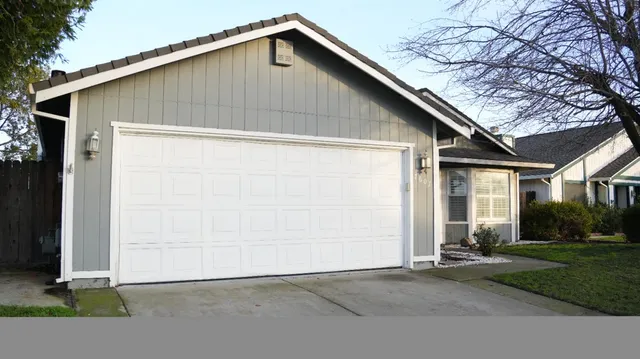 $3,100 | 7607 Harmony Oaks Way, Sacramento, CA 95828