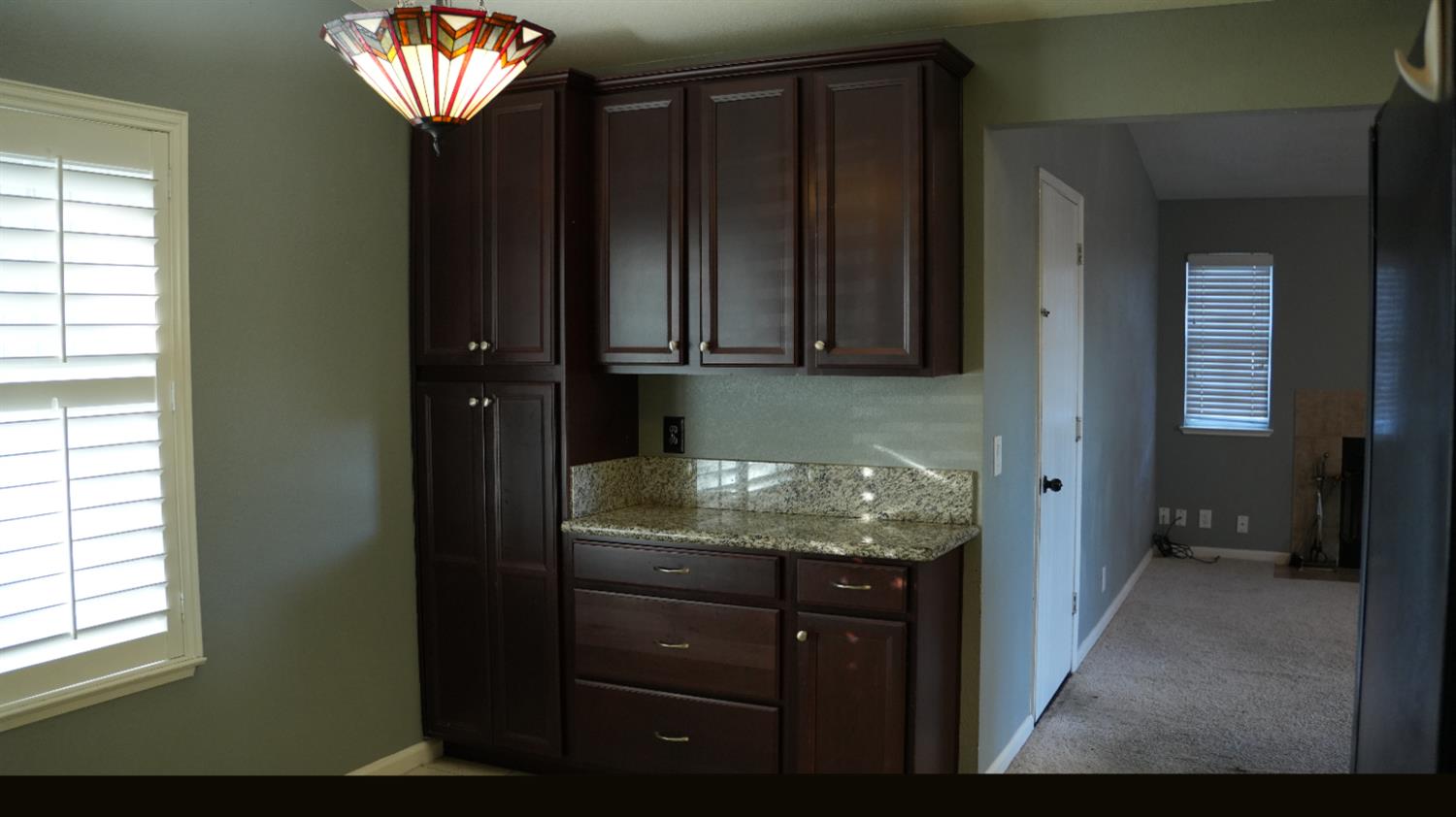 7607 Harmony Oaks Way Sacramento, CA 95828 - Photo 9 of 21