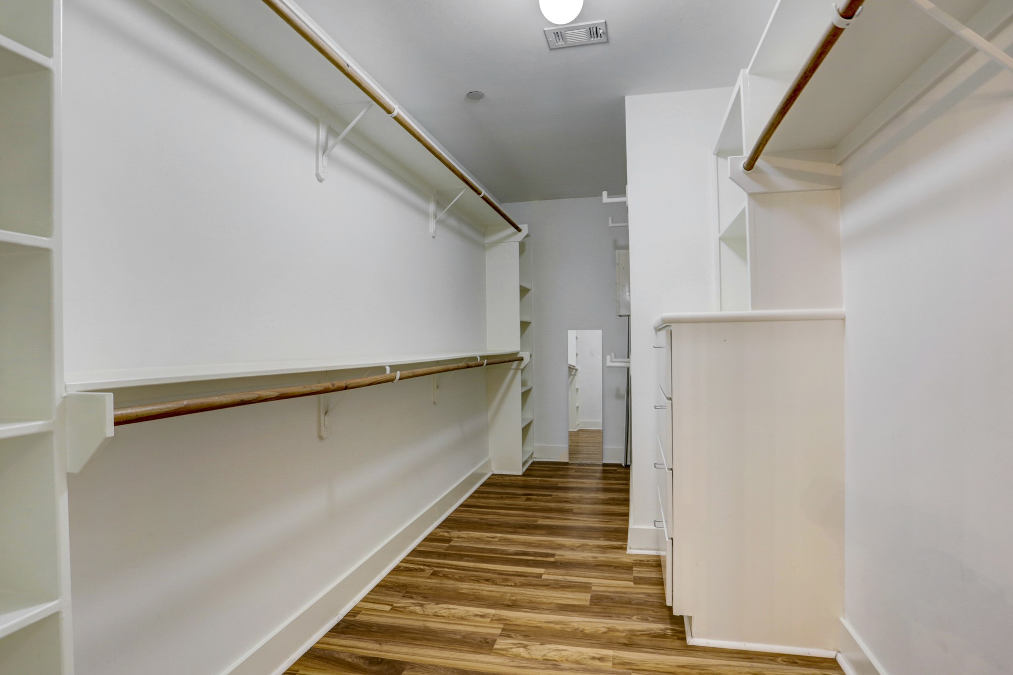 7650 Springhill Street, Unit 304 Houston, TX 77021 - Photo 14 of 18 a view of entryway