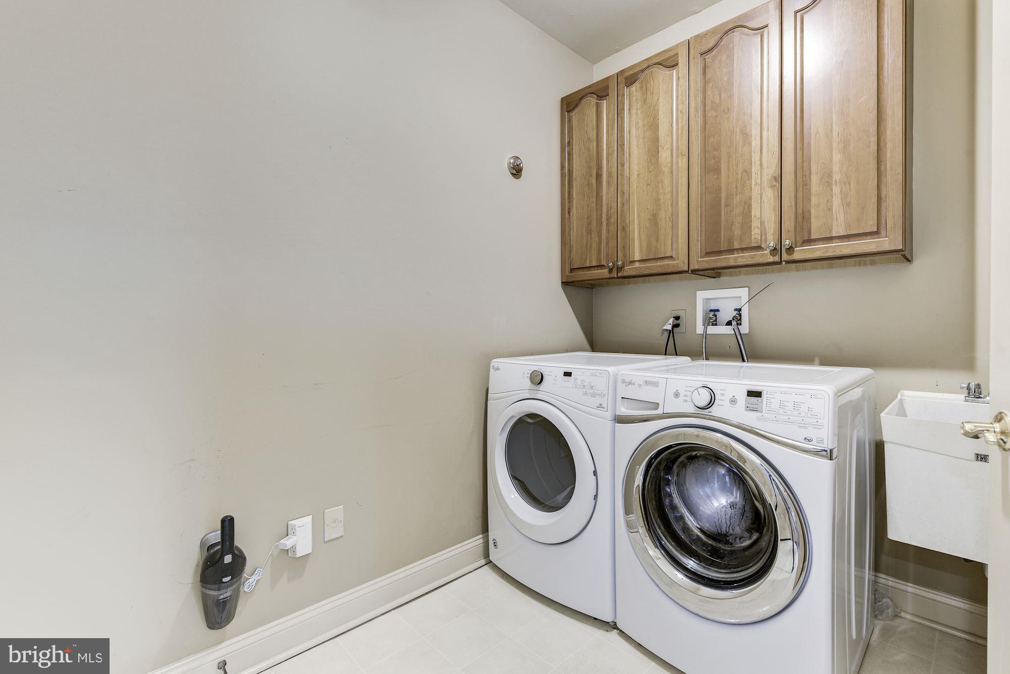 126 Augusta Drive Moorestown, NJ 08057 - Photo 15 of 33 a utility room with dryer and washer