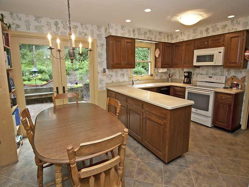 940 Field Club Road Fox Chapel, PA 15238 - Photo 13 of 16 Kitchen.