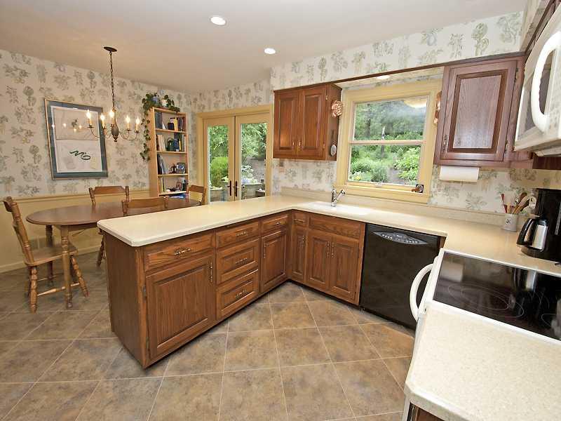 940 Field Club Road Fox Chapel, PA 15238 - Photo 14 of 16 Kitchen.