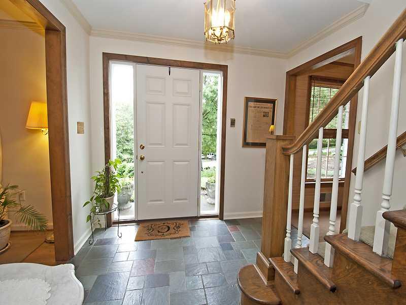 940 Field Club Road Fox Chapel, PA 15238 - Photo 4 of 16 Entry/Foyer.
