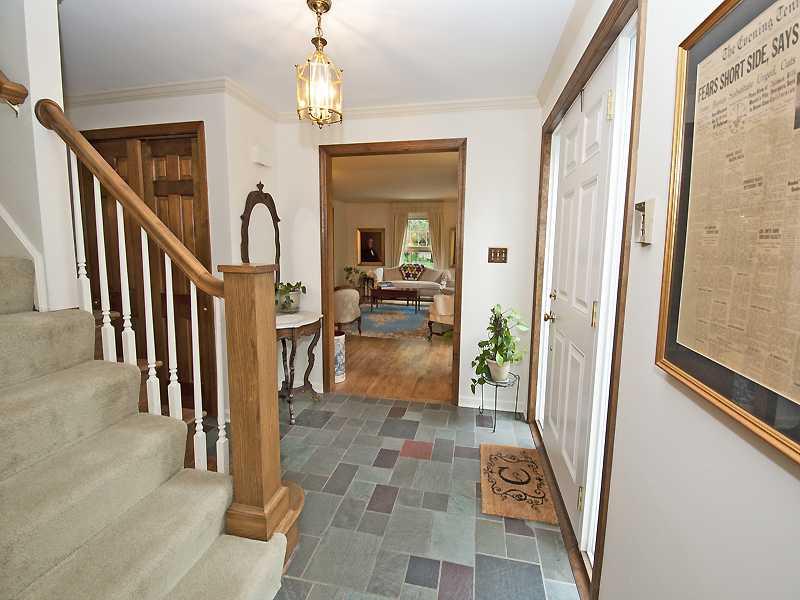 940 Field Club Road Fox Chapel, PA 15238 - Photo 5 of 16 Entry/Foyer.
