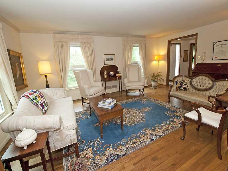 940 Field Club Road Fox Chapel, PA 15238 - Photo 6 of 16 Living Room.