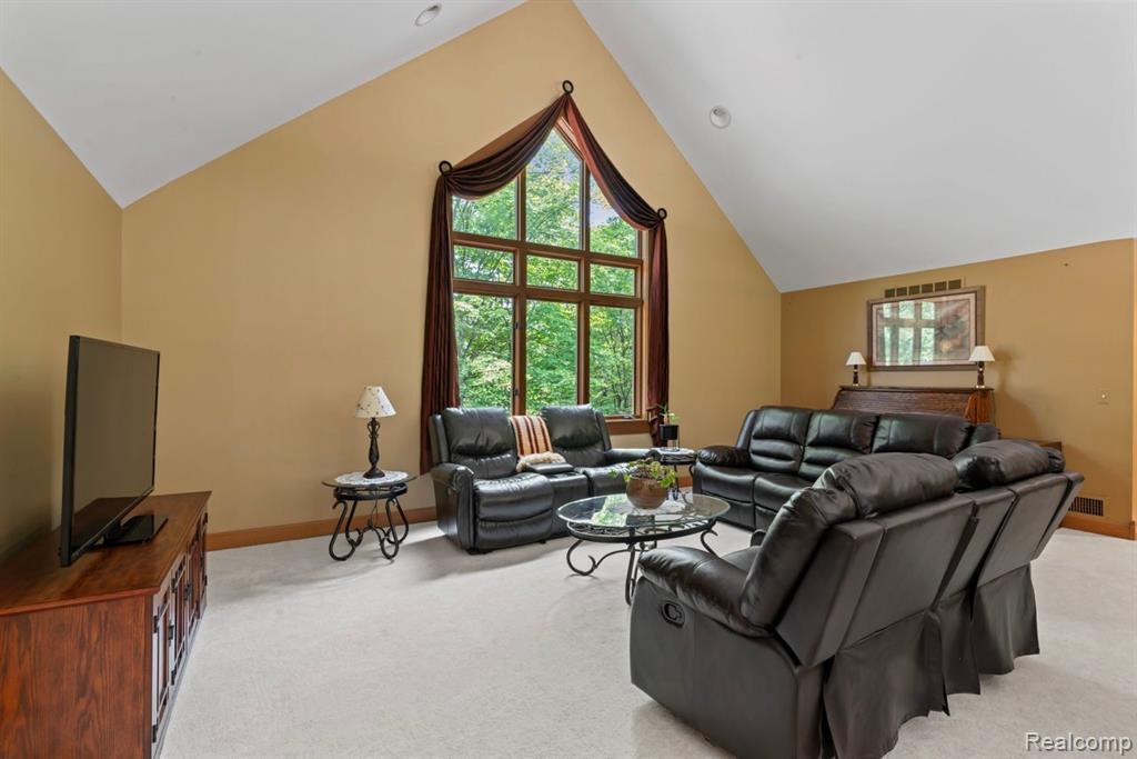 4335 Rohr Road Waterford, MI 48329 - Photo 32 of 55 Gallery Image 32