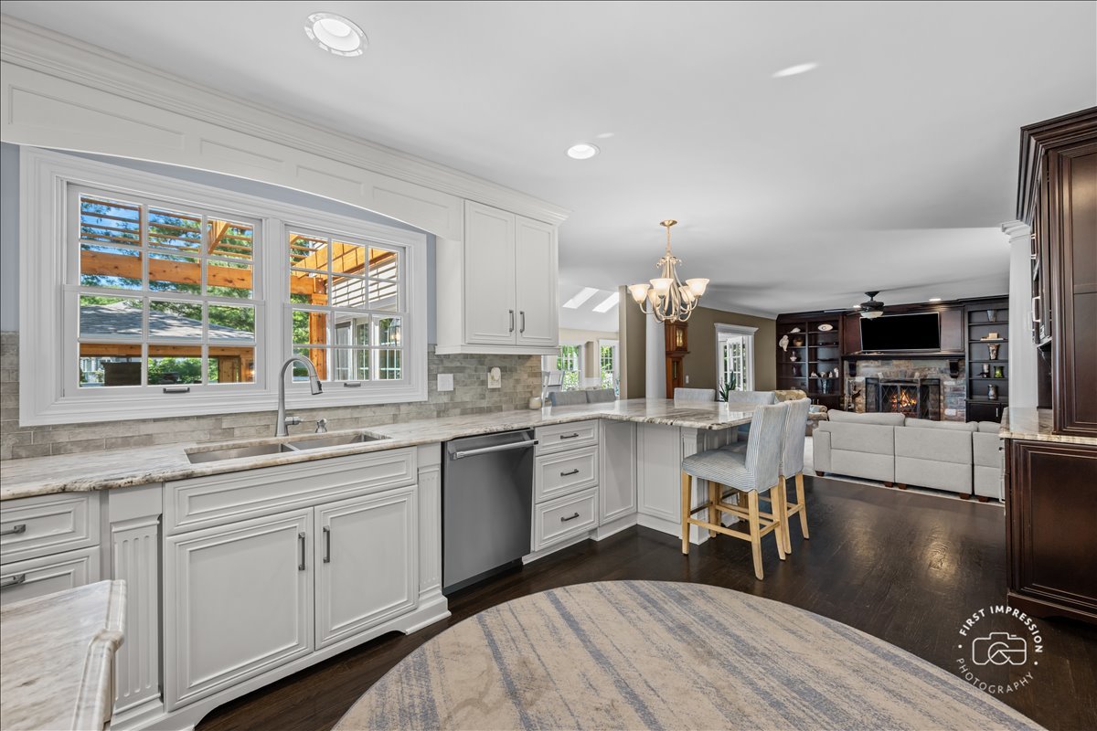 26W373 Churchill Road Winfield, IL 60190 - Photo 5 of 25