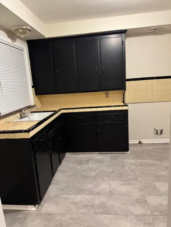 $1,300 | 14079 Edmore Drive, Detroit, MI 48205