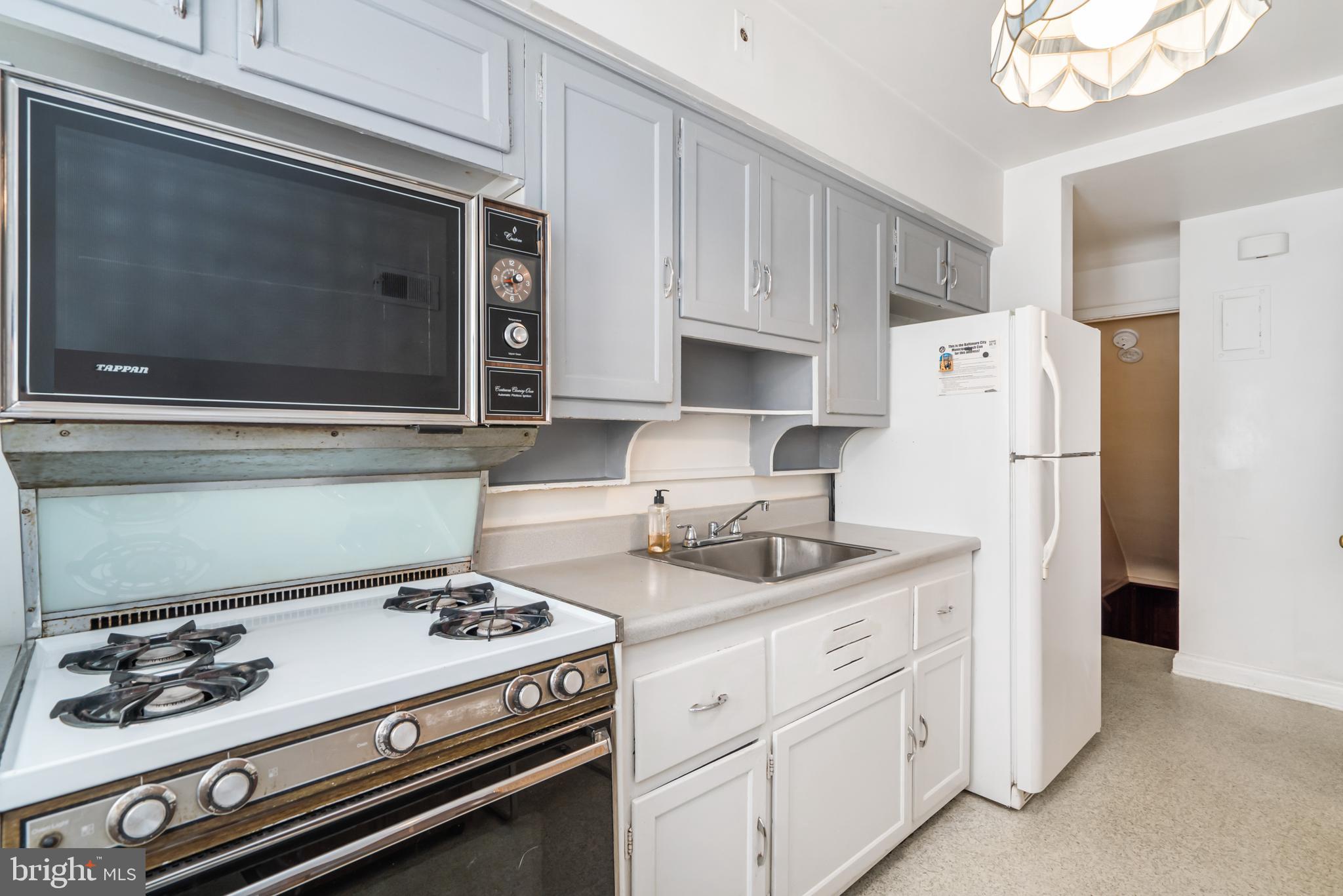 4009 Brookhill Road Baltimore, MD 21215 - Photo 11 of 27 Plenty of Prep Space