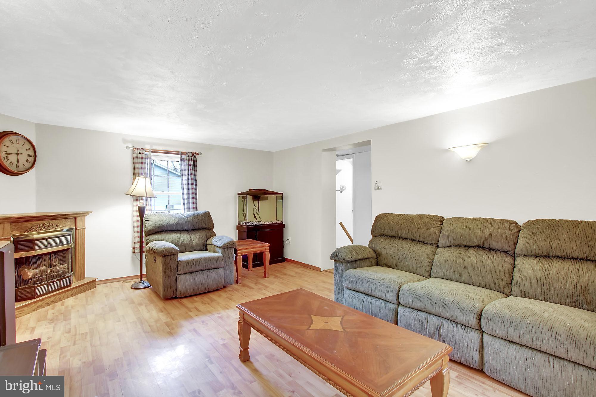 450 Wago Road Mount Wolf, PA 17347 - Photo 3 of 28 Gallery Image 3