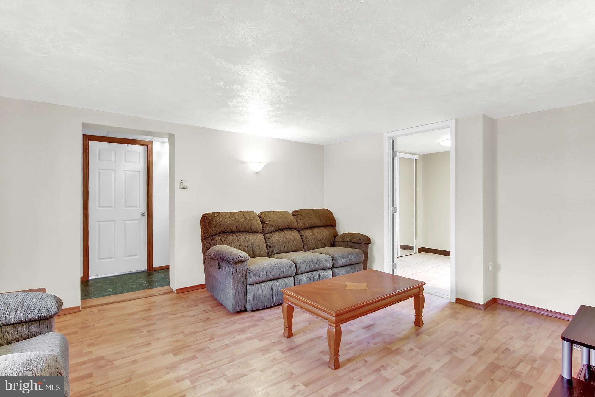 450 Wago Road Mount Wolf, PA 17347 - Photo 4 of 28 Gallery Image 4