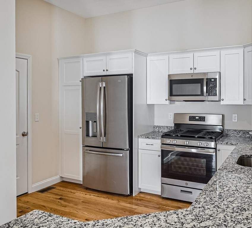 53 Tea Party Circle, Unit 53 Holden, MA 01520 - Photo 8 of 28