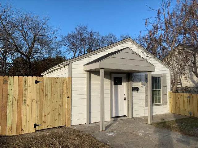 $1,200 | 315.5 Fagg Drive, Lewisville, TX 75057