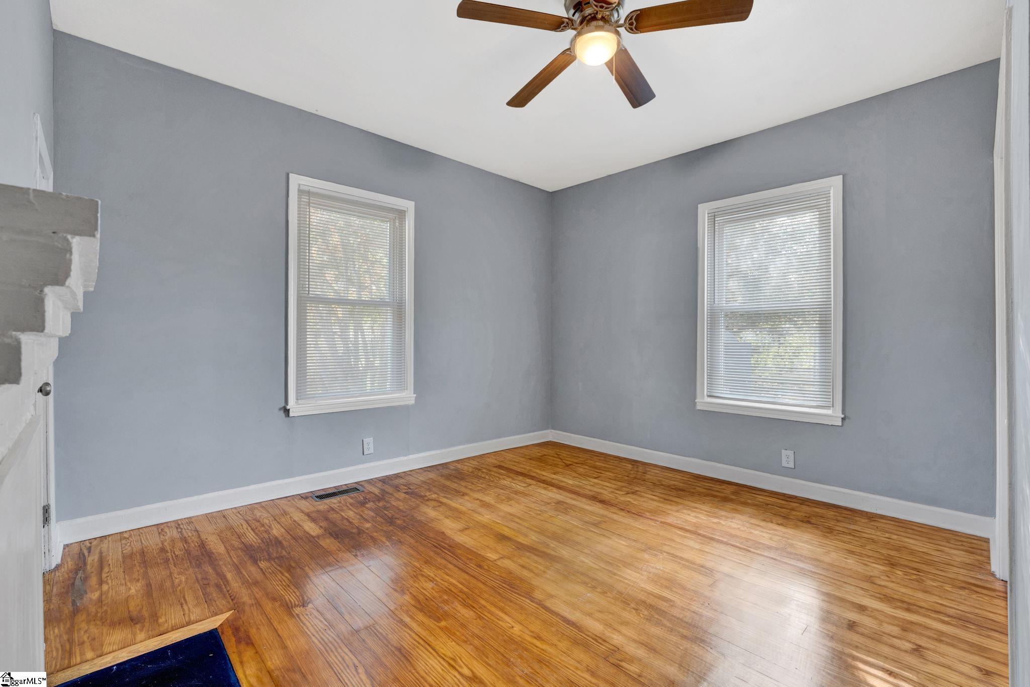 307 Gordon Street Clinton, SC 29325 - Photo 4 of 27 Gallery Image 4