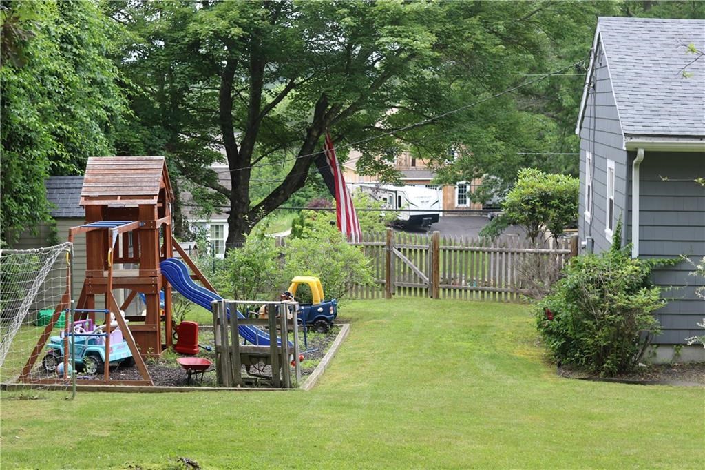 21 Harkness Road North Smithfield, RI 02896 - Photo 37 of 40