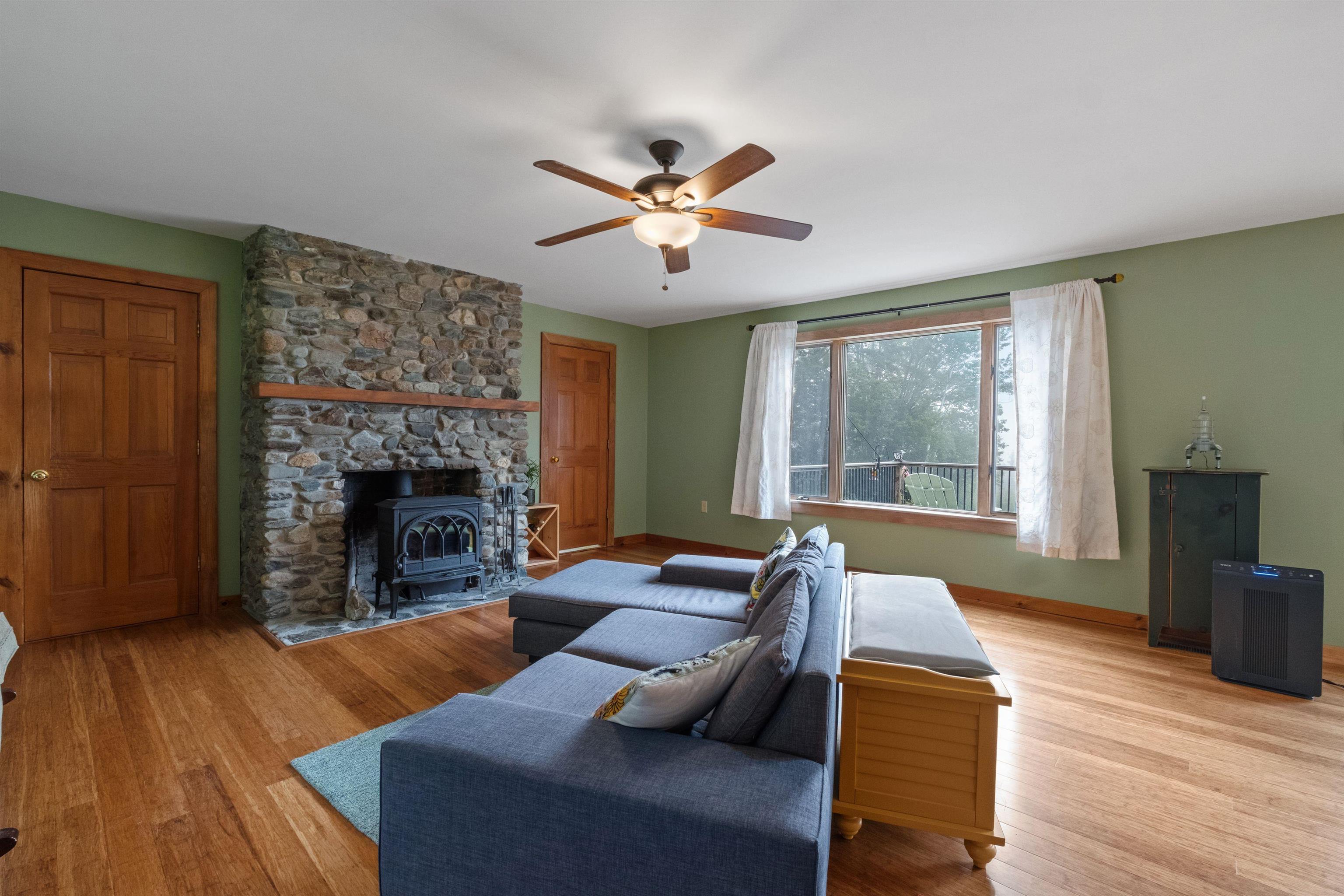 289 East Main Street Lunenburg, VT 05906 - Photo 4 of 40