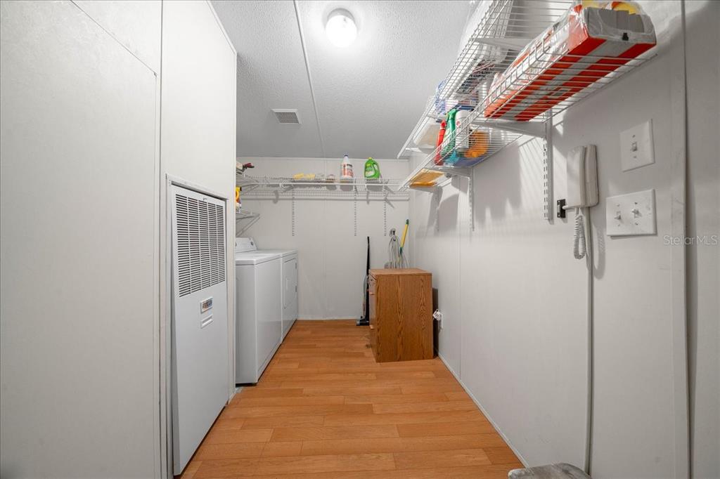 19189 Southwest 29th Street Dunnellon, FL 34432 - Photo 34 of 34 a view of a hallway with seating space