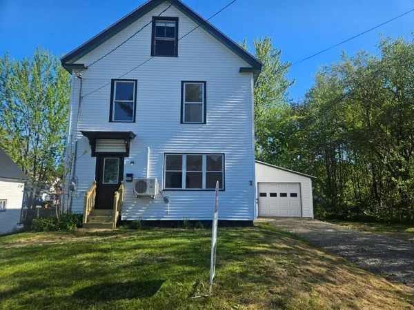 $262,900 | 161 Waverly Avenue, Pittsfield, ME 04967