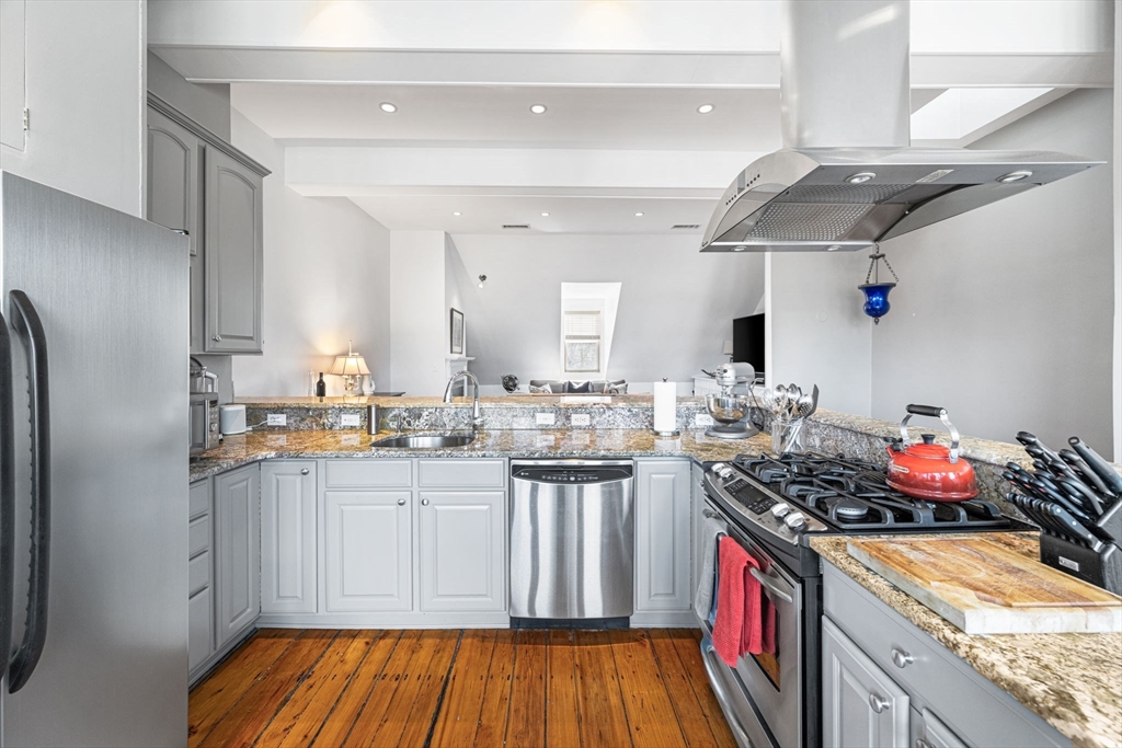 59 Rutland Street, Unit 3 Boston, MA 02118 - Photo 4 of 25 Gallery Image 4
