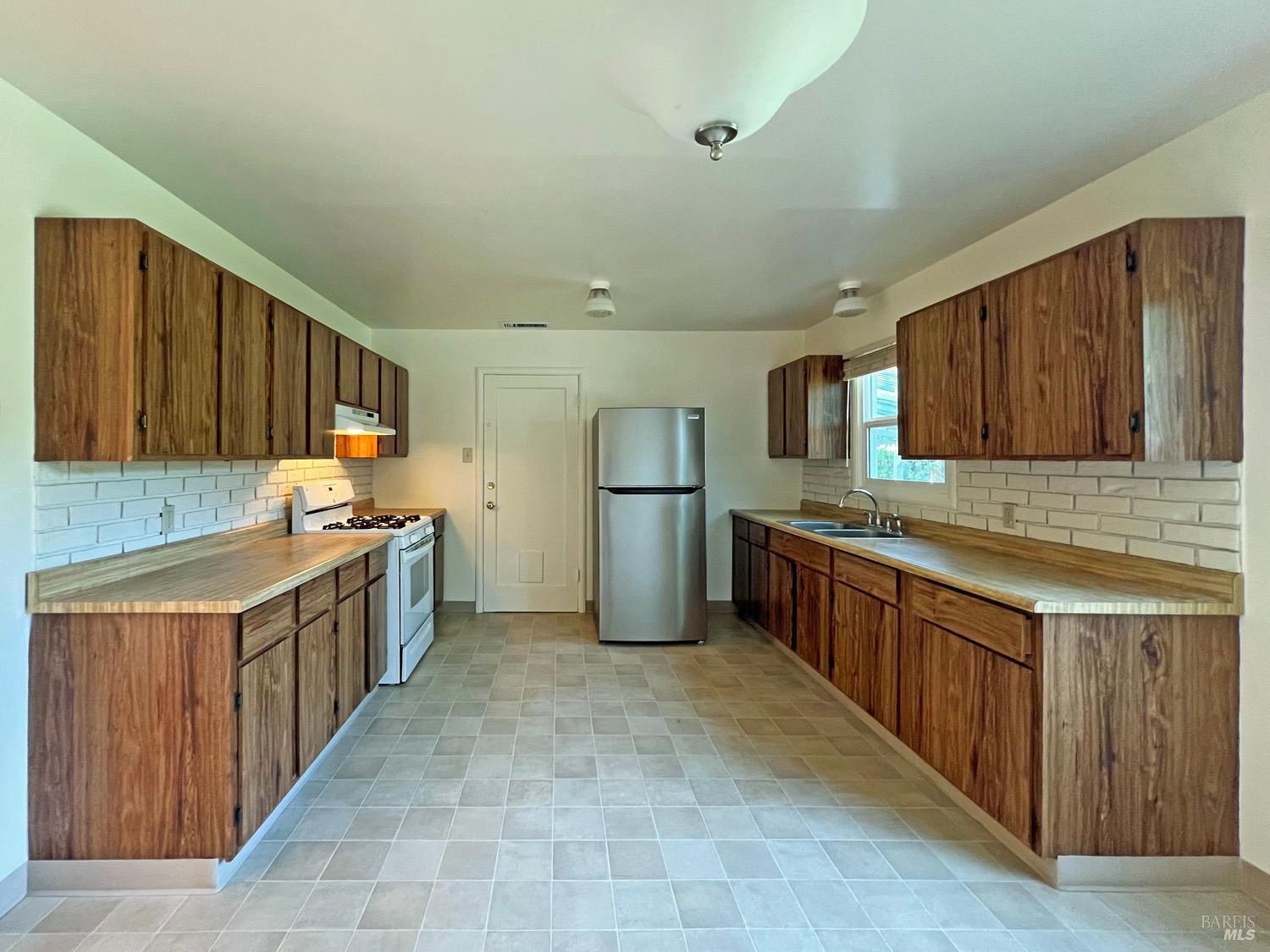 1101 Elm Street Ukiah, CA 95482 - Photo 9 of 23